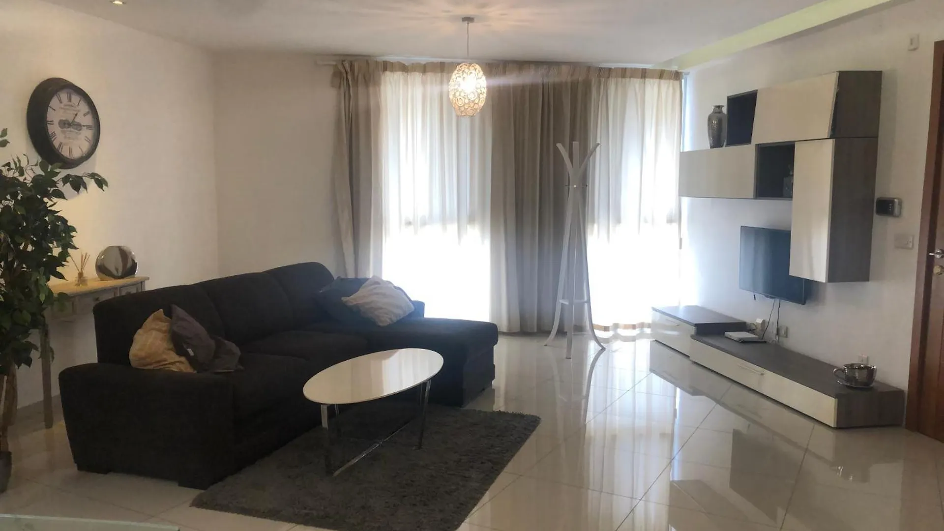 Alloggio in famiglia Stanza Vicino Paceville E San Giuliano Is-Swieqi